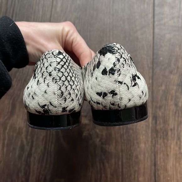 Calvin Klein Emerin Snake Print Flat - Picture 8 of 11